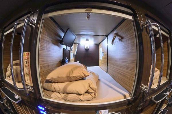 家只有9平米:莫斯科年輕人“住在盒子裡” 家只有9平米:莫斯科年輕人“住在盒子裡”