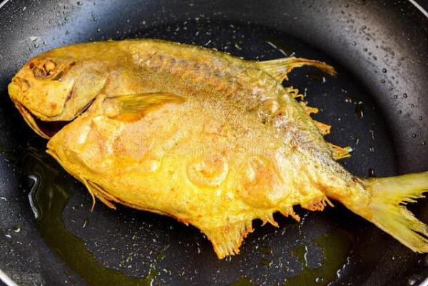 快過年了，準備5樣魚類，過年炸一炸端上桌，太酥香了