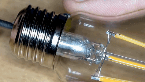 手工DIY丨值得一試的小手工（滴膠燈泡海景）