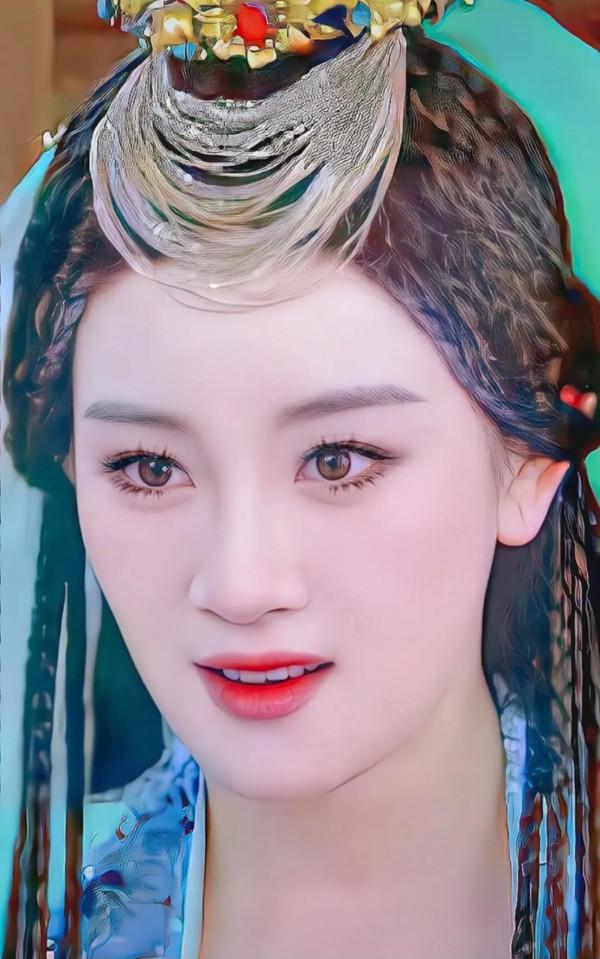 桌布｜整容前的張檬