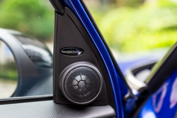 不要把車停在MINI PACEMAN旁,它會讓你的車黯然無光 不要把車停在MINI PACEMAN旁,它會讓你的車黯然無光