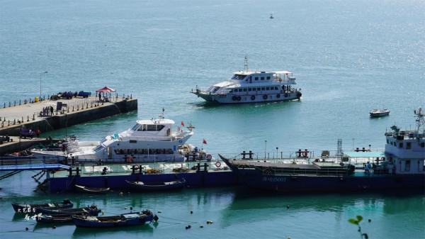 威海有個雞鳴島，它是山東最小的島，竟然有5-6個寶藏網紅打卡地