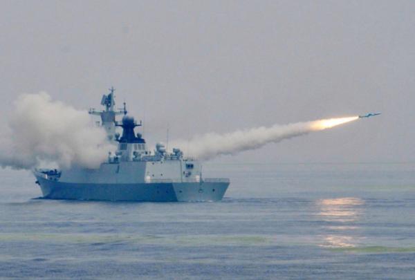 美一驅逐艦穿越臺海，東部戰區開展實戰化演練，卡-52該出場了