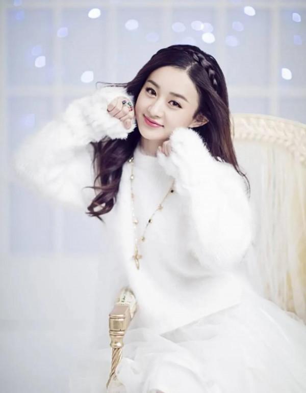 不是科班出身的女神趙麗穎現身春晚，註定虎年又是大紅大紫