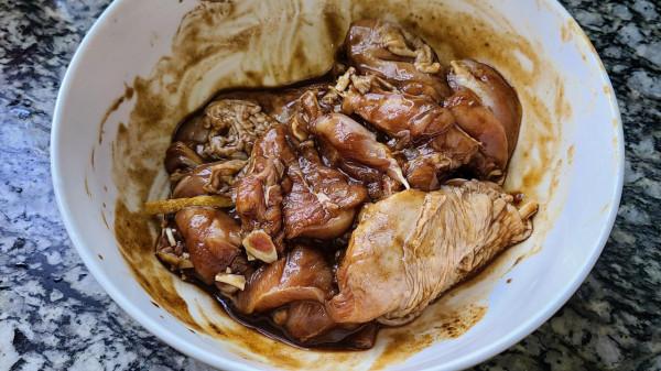 雞腿別直接燉,廣東人教我一個做法,美味好吃,每次都吃光 雞腿別直接燉,廣東人教我一個做法,美味好吃,每次都吃光