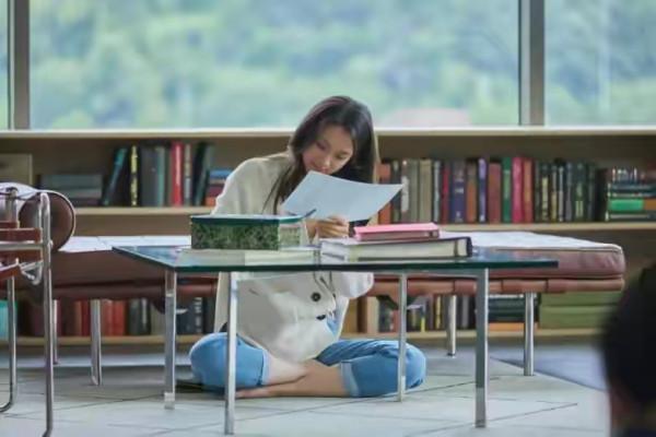 本該前途無量，卻跌落萬丈深淵，湯唯真的太能忍了