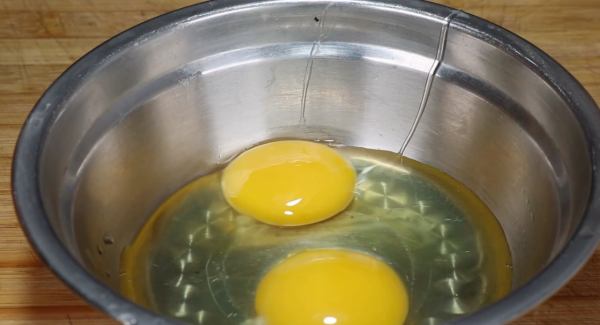 農村80歲奶奶常把洋蔥這樣吃，三高平穩精神好，身體倍棒