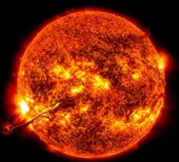 飛了185億公里，旅行者號發現真空物質越來越多，為什麼？