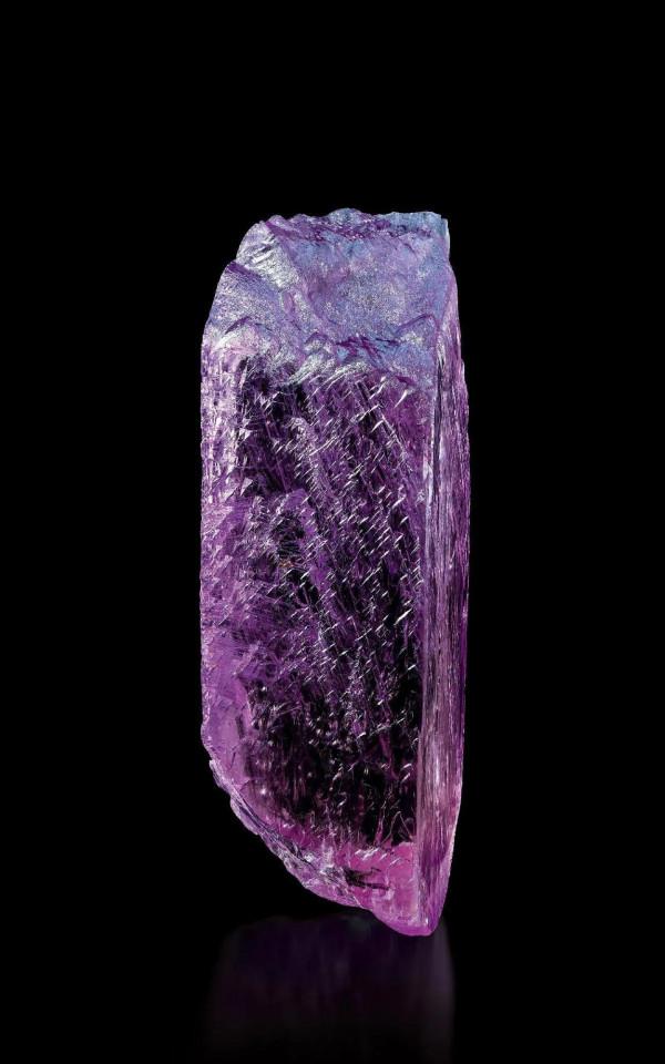 那些外觀豔麗,價值不菲的石頭們 那些外觀豔麗,價值不菲的石頭們