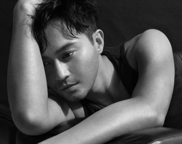 50歲的張智霖鬍子自然白了,人都是會自然老去的啊 50歲的張智霖鬍子自然白了,人都是會自然老去的啊