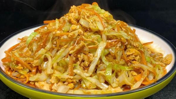 最近這個“懶人下飯菜”火了，做法簡單易學，家人怎麼都吃不膩