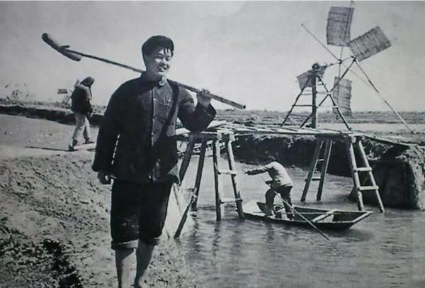 60年代，那名寧願放棄上北大也要回鄉務農的董加耕，如今怎樣了？