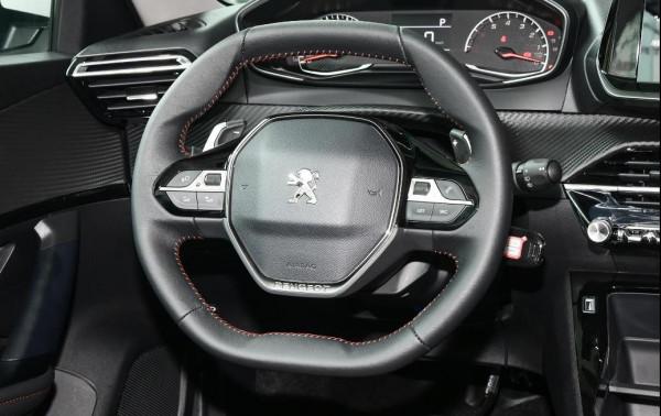 全新換代的標緻2008，當顏值遇上實力，能碰撞出怎樣的火花