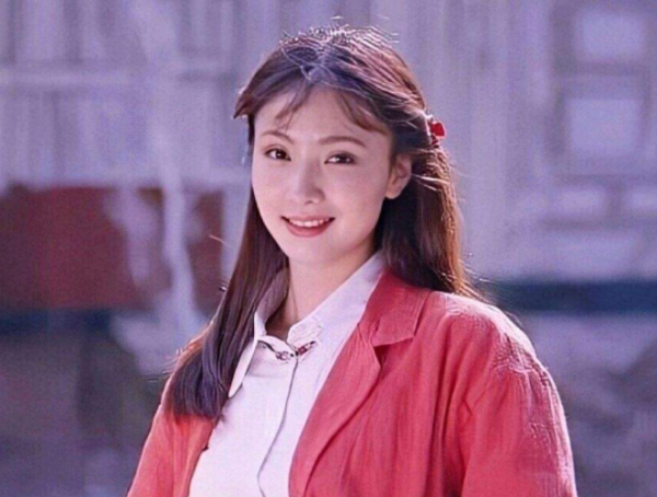 演員陶虹：眼看著老公跟人傳緋聞，她的抉擇讓人又氣又不解