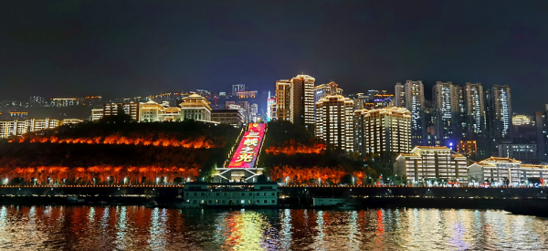 巫山:6000名遊客沉浸式體驗《三峽之光》情境夜遊 巫山:6000名遊客沉浸式體驗《三峽之光》情境夜遊