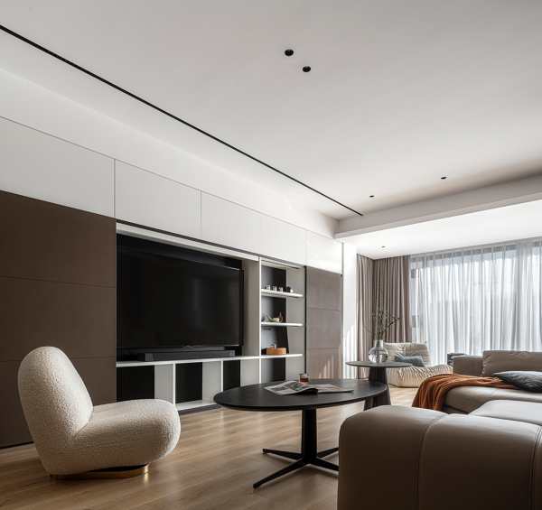 被陽光包圍的屋子，散發的暖意讓我享受生活的美好