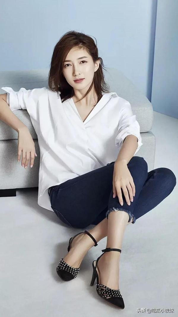 江疏影，膚白貌美，人見人愛，惋惜的是沒有與胡歌修成正果