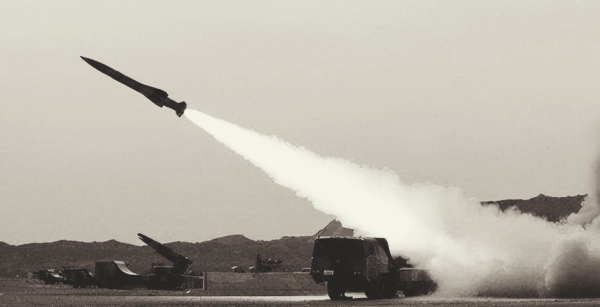 1959年,美蔣偵察機騷擾,上級命令:等一等?嶽振華當機立斷:打 1959年,美蔣偵察機騷擾,上級命令:等一等?嶽振華當機立斷:打