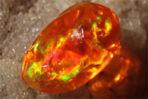 盤點地球上最貴的十種石頭,塔菲石每克拉35000美元 盤點地球上最貴的十種石頭,塔菲石每克拉35000美元