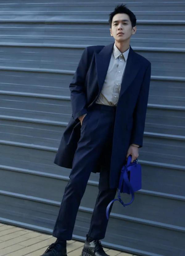 明星張若昀寫真合集：英俊帥氣、文質彬彬