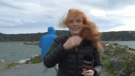 災難升級!加拿大西海岸一艘貨船著火,滿載中國貨物,船員棄船疏散,颶風已至 災難升級!加拿大西海岸一艘貨船著火,滿載中國貨物,船員棄船疏散,颶風已至