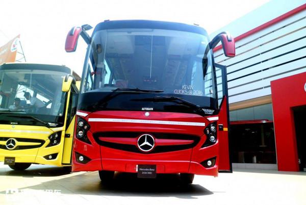 車長近15米，行李艙14方？帶您見識兩款賓士在印度推出的超長大巴