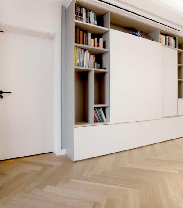 六口之家也能溫馨又實用,一面電視牆,就能解決收納問題 六口之家也能溫馨又實用,一面電視牆,就能解決收納問題