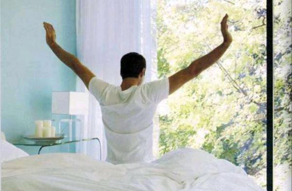 早上起床5件&OpenCurlyDoubleQuote;長壽事&rdquo;，除了喝水、排便，還有3件被忽視了