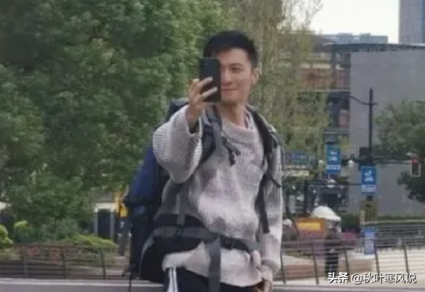 離婚後瀟灑且快樂，網友路邊偶遇謝霆鋒，面帶微笑與人打招呼