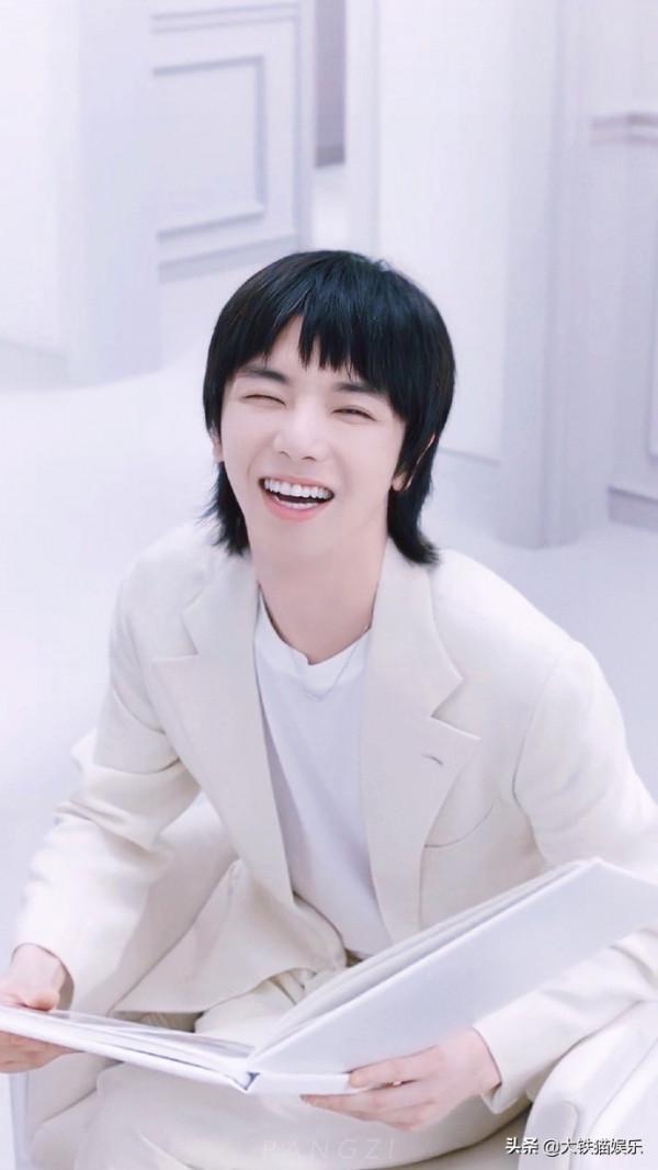 六屆快男冠軍今昔對比:有人改名難改運,有人變臉認不出,差距大 六屆快男冠軍今昔對比:有人改名難改運,有人變臉認不出,差距大