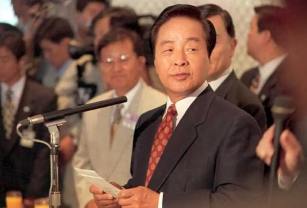 金泳三為何可以打破韓國總統魔咒併成首位獲國葬殊榮的韓國總統