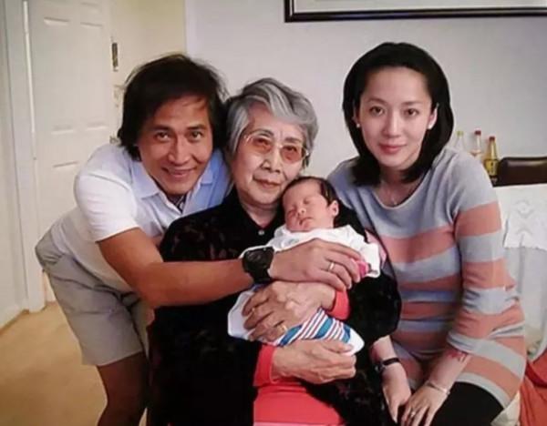 “四川女婿”齊秦：50歲娶小妻子，因為一個人愛上一個省