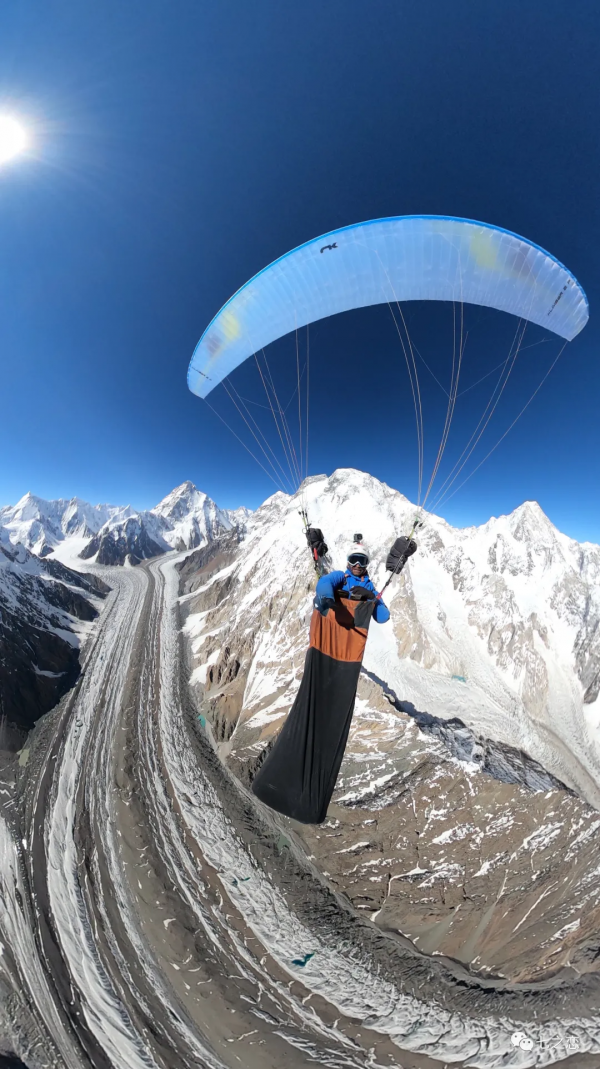 8407米！Antoine再創滑翔傘世界紀錄 無氧飛越布洛阿特峰