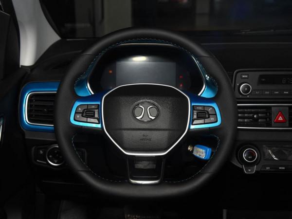 滿電錶顯續航301km，便宜好用，買菜代步，實拍北汽新能源EC3