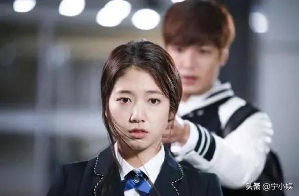 31歲韓星樸信惠未婚先孕卻收穫好評，讓多少中國女星紅了臉？