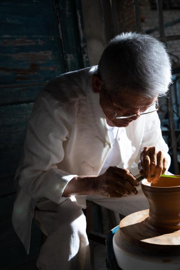 失傳數百年的宋代鷓鴣斑，竟被76歲老人復燒成功，釉水封藏22年