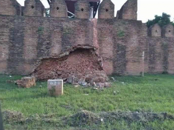 受連續降雨影響 緬甸曼德勒皇宮城牆區域性坍塌 受連續降雨影響 緬甸曼德勒皇宮城牆區域性坍塌