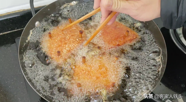 五花肉最好吃的做法，加1個香芋，客家人待客都愛做它，好吃過癮