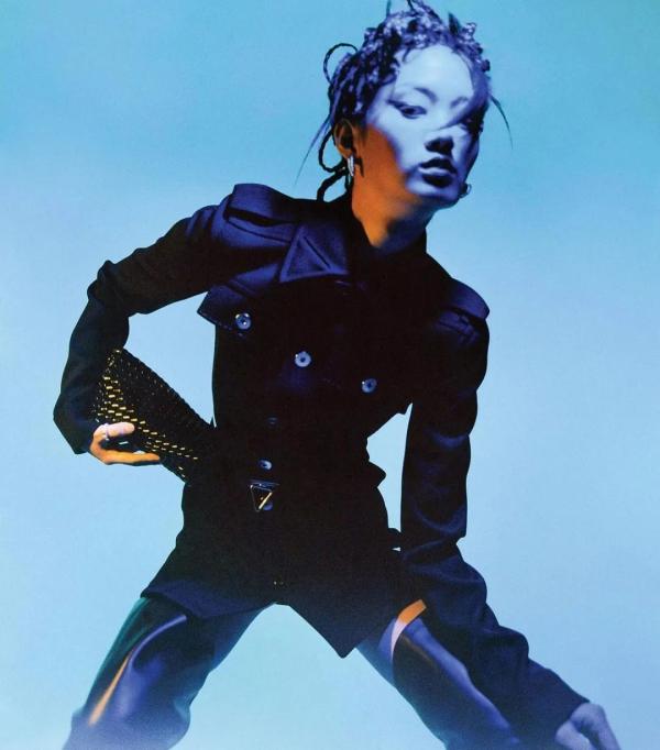 鞏俐第一次上《VOGUE》造型就翻車了？網友：我覺得很酷