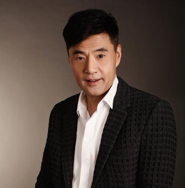 無緋聞、無情人，個個是“妻管嚴”，這7位男星堪稱“清流”