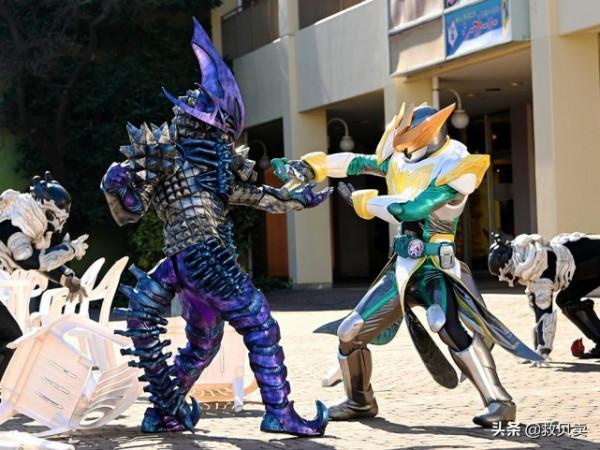 假面騎士利維斯：火山暴龍登場，一輝變惡魔終結者，基夫直呼孽子