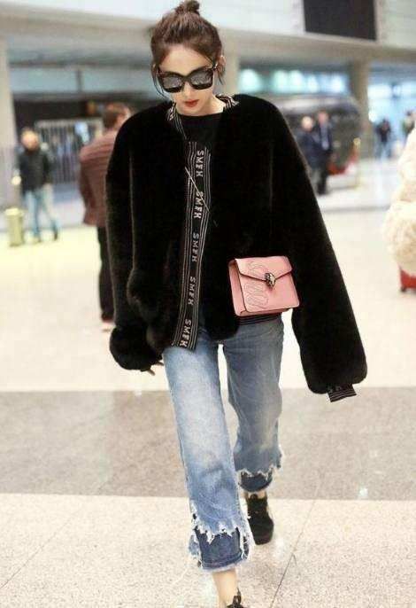 入冬後火了一種新搭配：叫“上身貴婦+下身村姑”，明星也這麼穿