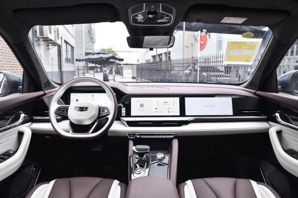 218馬力&plus;7&period;9秒破百，15&period;52萬入手中配，帶三塊大屏，星越L值嗎？