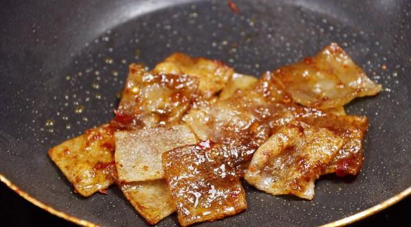 苕皮這樣做，我絕不手軟，比吃肉還香，別隻會包著泡蘿蔔吃