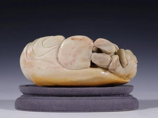 舊藏「壽山石 童子老者 擺件」規格：不帶底高8.5寬12.8厚5.5cm