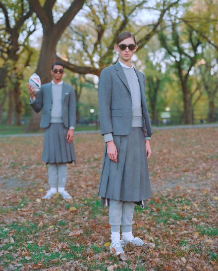 穿長裙、塗指甲油的boy黃明昊，男生還能這麼搭