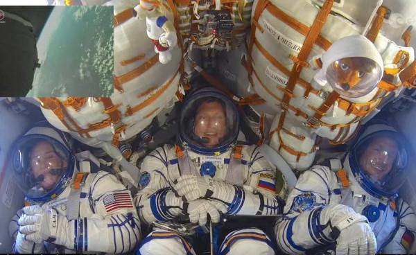 Spacex純平民太空旅遊團返回地球,飛船還沒觸碰水,搜救船已到達 Spacex純平民太空旅遊團返回地球,飛船還沒觸碰水,搜救船已到達