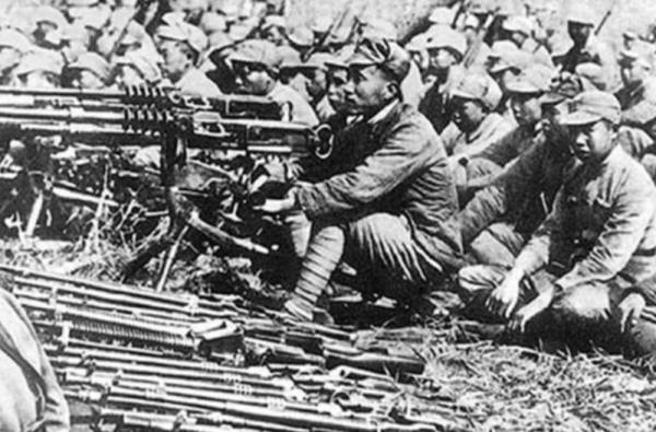 1945年新四軍“老虎團”團長犧牲，66年後，孫子為何火燒靖國神社