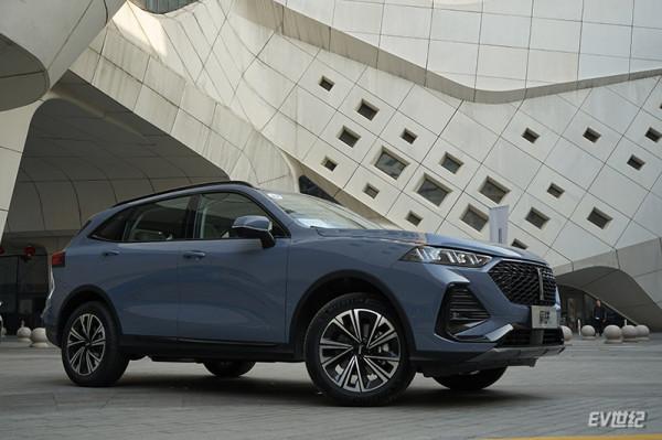 動力絲滑又兼具品質感和舒適度 試駕WEY拿鐵