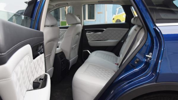 啟辰星對比榮威RX5：確定不是在比誰螢幕大？